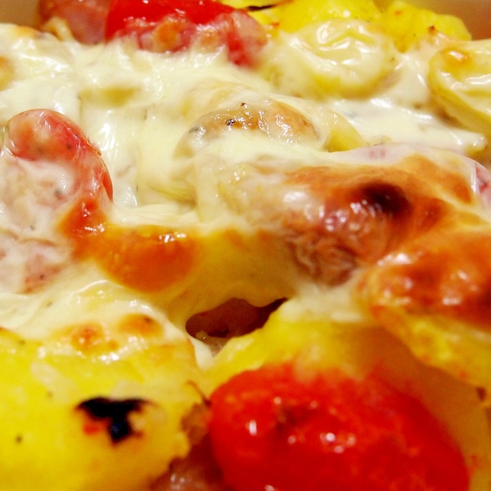 ポテトとソーセージとミニトマトのチーズ焼き レシピ 作り方 By まるっとまる 楽天レシピ